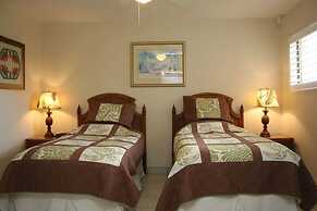 Kihei Beach, #402 2 Bedroom Condo by RedAwning