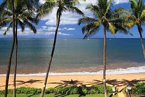 Kihei Beach, #402 2 Bedroom Condo by RedAwning
