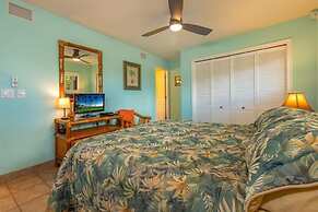 Kihei Beach, #306 1 Bedroom Condo by RedAwning