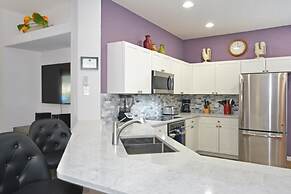 Happy Daze 4 Bedroom Home by RedAwning