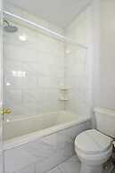 Happy Daze 4 Bedroom Home by RedAwning