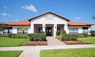 Happy Daze 4 Bedroom Home by RedAwning