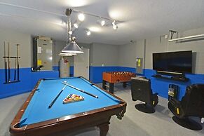 Happy Daze 4 Bedroom Home by RedAwning