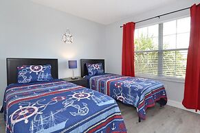 Hideaway Dream 6 Bedroom Home by RedAwning