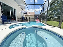 Hideaway Dream 6 Bedroom Home by RedAwning