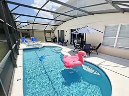 Hideaway Dream 6 Bedroom Home by RedAwning