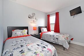 Hideaway Dream 6 Bedroom Home by RedAwning