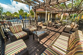 Hideaway Dream 6 Bedroom Home by RedAwning