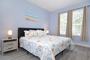 Hideaway Dream 6 Bedroom Home by RedAwning