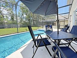 Hideaway Dream 6 Bedroom Home by RedAwning