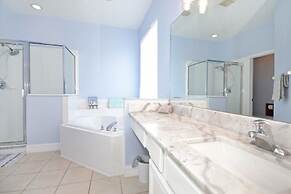 Hideaway Dream 6 Bedroom Home by RedAwning