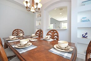 Hideaway Dream 6 Bedroom Home by RedAwning