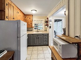 Family Tides - Y850 Beautiful Home Only A 10 Minute Walk To Short Sand