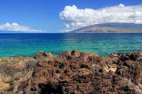 Kihei Surfside, #111 1 Bedroom Condo by RedAwning