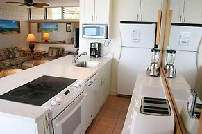 Kamaole Nalu, #605 2 Bedroom Condo by RedAwning