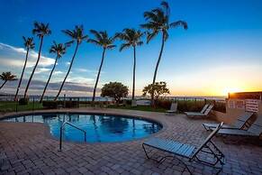 Kihei Beach, #404 1 Bedroom Condo by RedAwning