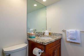 Kihei Beach, #404 1 Bedroom Condo by RedAwning