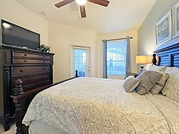 Minniehaha Retreat 4 Bedroom Home by RedAwning