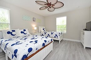 Bamboo Palm 5 Bedroom Home by RedAwning