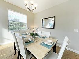 Bamboo Palm 5 Bedroom Home by RedAwning