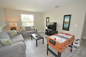 Bamboo Palm 5 Bedroom Home by RedAwning