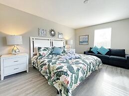 Bamboo Palm 5 Bedroom Home by RedAwning