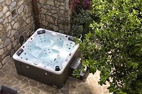 Eterea Charming Suites