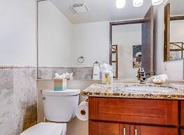 Kihei Surfside, #305 1 Bedroom Condo by RedAwning