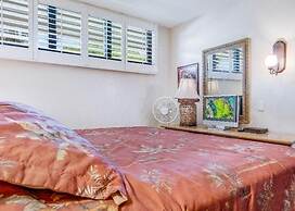 Kihei Surfside, #305 1 Bedroom Condo by RedAwning