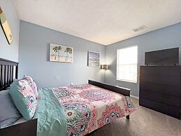 Villa Azul 4 Bedroom Townhouse by RedAwning