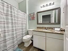 Villa Azul 4 Bedroom Townhouse by RedAwning