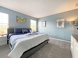 Villa Azul 4 Bedroom Townhouse by RedAwning