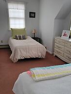 Family Retreat At York Beach - Y609 Lovely Home Just Minutes From Long