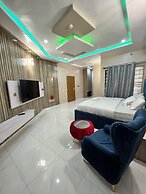 Clique Court Hotel & Suite