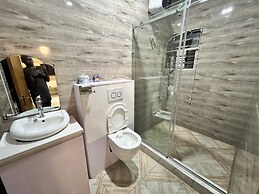 Clique Court Hotel & Suite