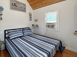 Lighthouse - Q991 Near Sandy Gorgeous Ogunquit Beach 2 Bedroom Cabin b
