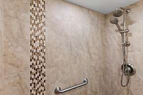 Kihei Beach, #110 2 Bedroom Condo by RedAwning