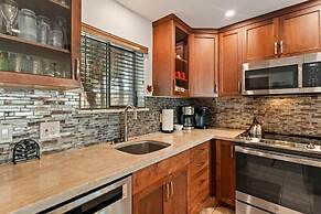 Kihei Beach, #110 2 Bedroom Condo by RedAwning