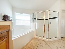 Park Villa 4 Bedroom Villa by RedAwning