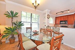 Under The Palms 3 Bedroom Condo by RedAwning