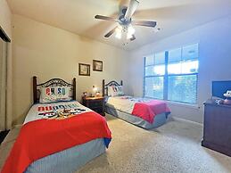 Under The Palms 3 Bedroom Condo by RedAwning