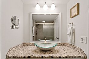 Big Island White Sands Village by Coldwell Banker Island Vacations