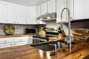 Big Island White Sands Village by Coldwell Banker Island Vacations