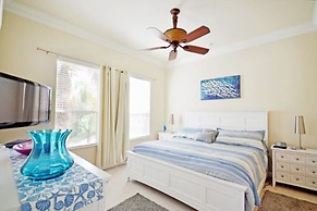 Reunion Retreat 3 Bedroom Home by RedAwning