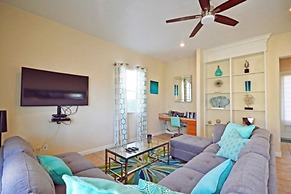 Reunion Retreat 3 Bedroom Home by RedAwning