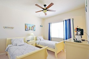 Reunion Retreat 3 Bedroom Home by RedAwning