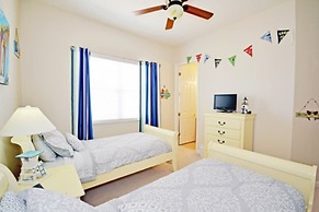 Reunion Retreat 3 Bedroom Home by RedAwning