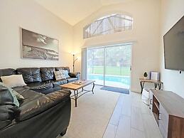 Sunshine Villa 5 Bedroom Villa by RedAwning