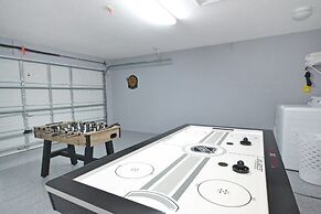 Sunshine Villa 5 Bedroom Villa by RedAwning