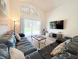 Sunshine Villa 5 Bedroom Villa by RedAwning